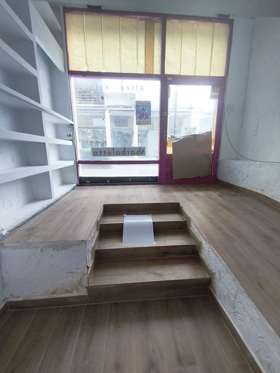 Commerciale da affittare in Altea - 1.100 € (Rif: 10030039)