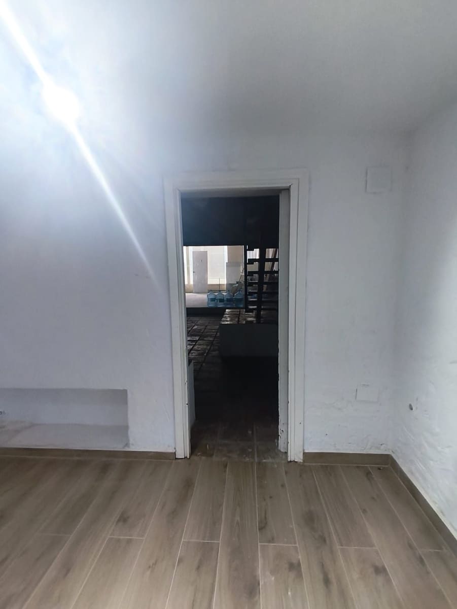 Commerciale da affittare in Altea - 1.100 € (Rif: 10030039)