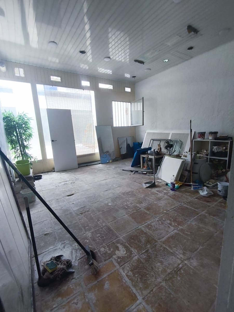 Commerciale da affittare in Altea - 1.100 € (Rif: 10030039)