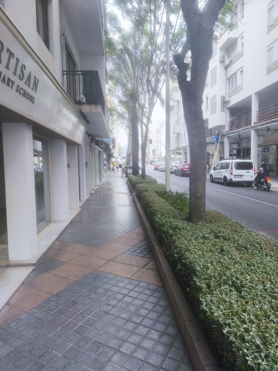 Commerciale da affittare in Altea - 1.100 € (Rif: 10030039)