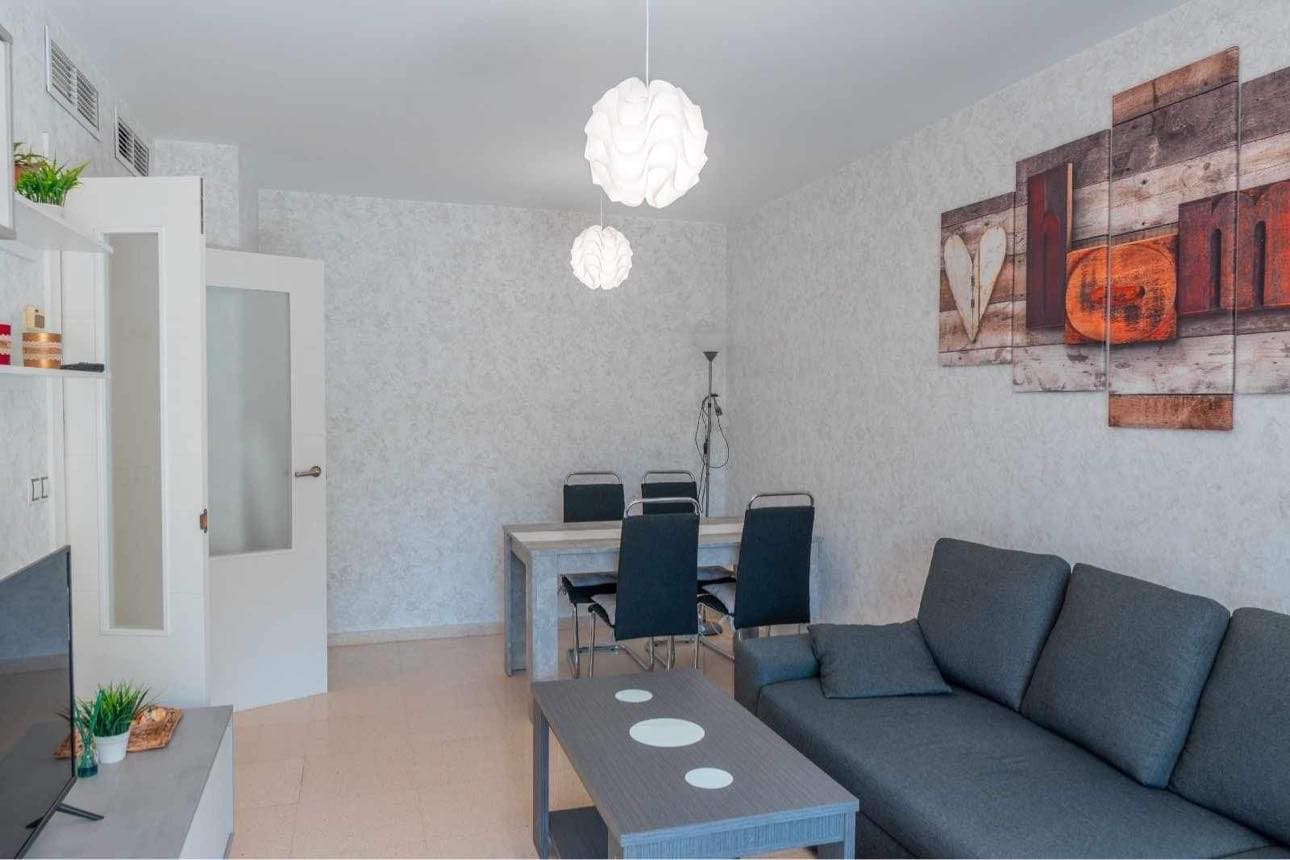 Apartamento de 1 habitación en Benidorm en alquiler con piscina - 900 € (Ref: 10061290)
