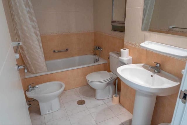 Apartamento de 1 habitación en Benidorm en alquiler con piscina - 900 € (Ref: 10061290)