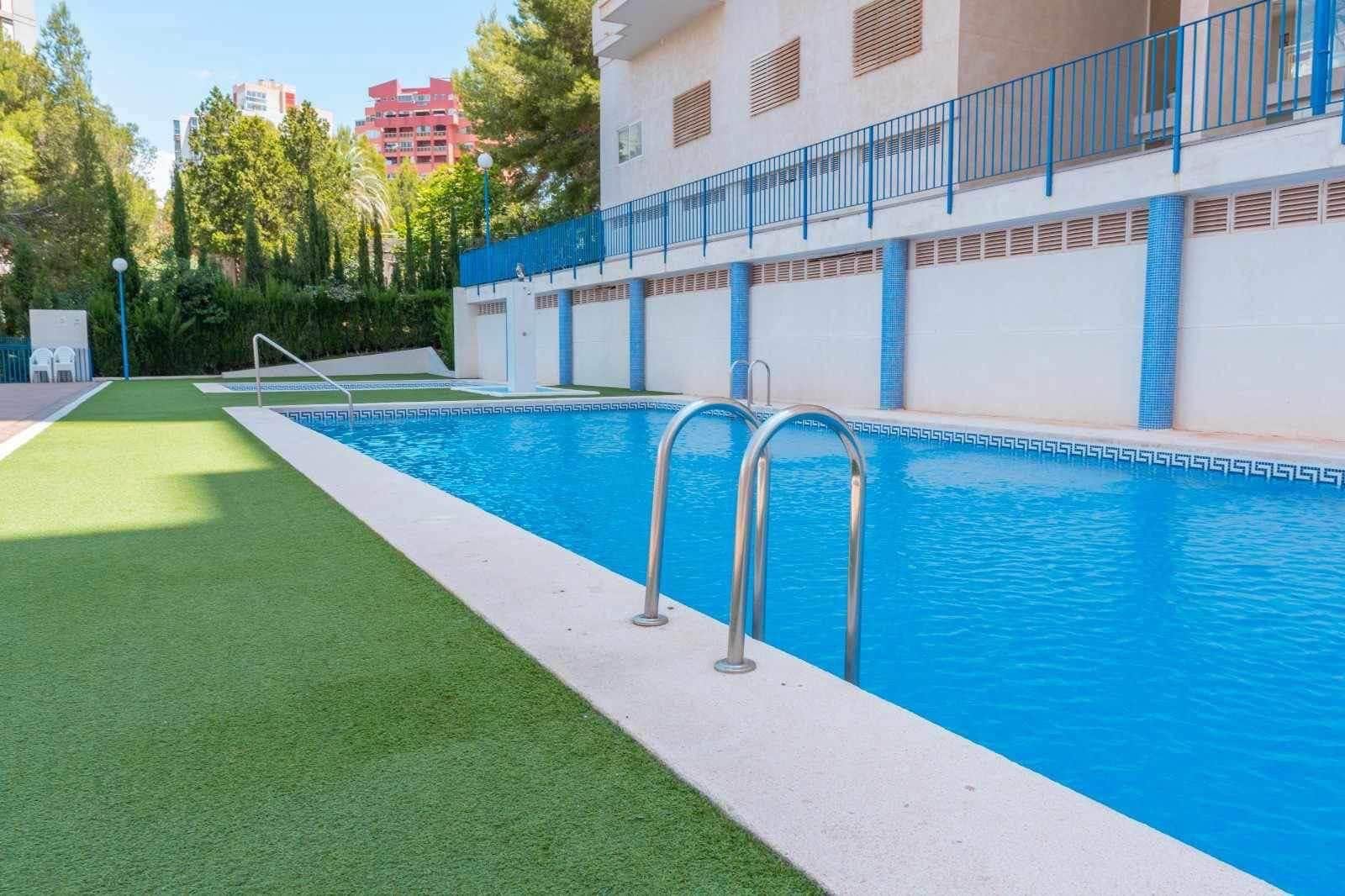 Apartamento de 1 habitación en Benidorm en alquiler con piscina - 900 € (Ref: 10061290)