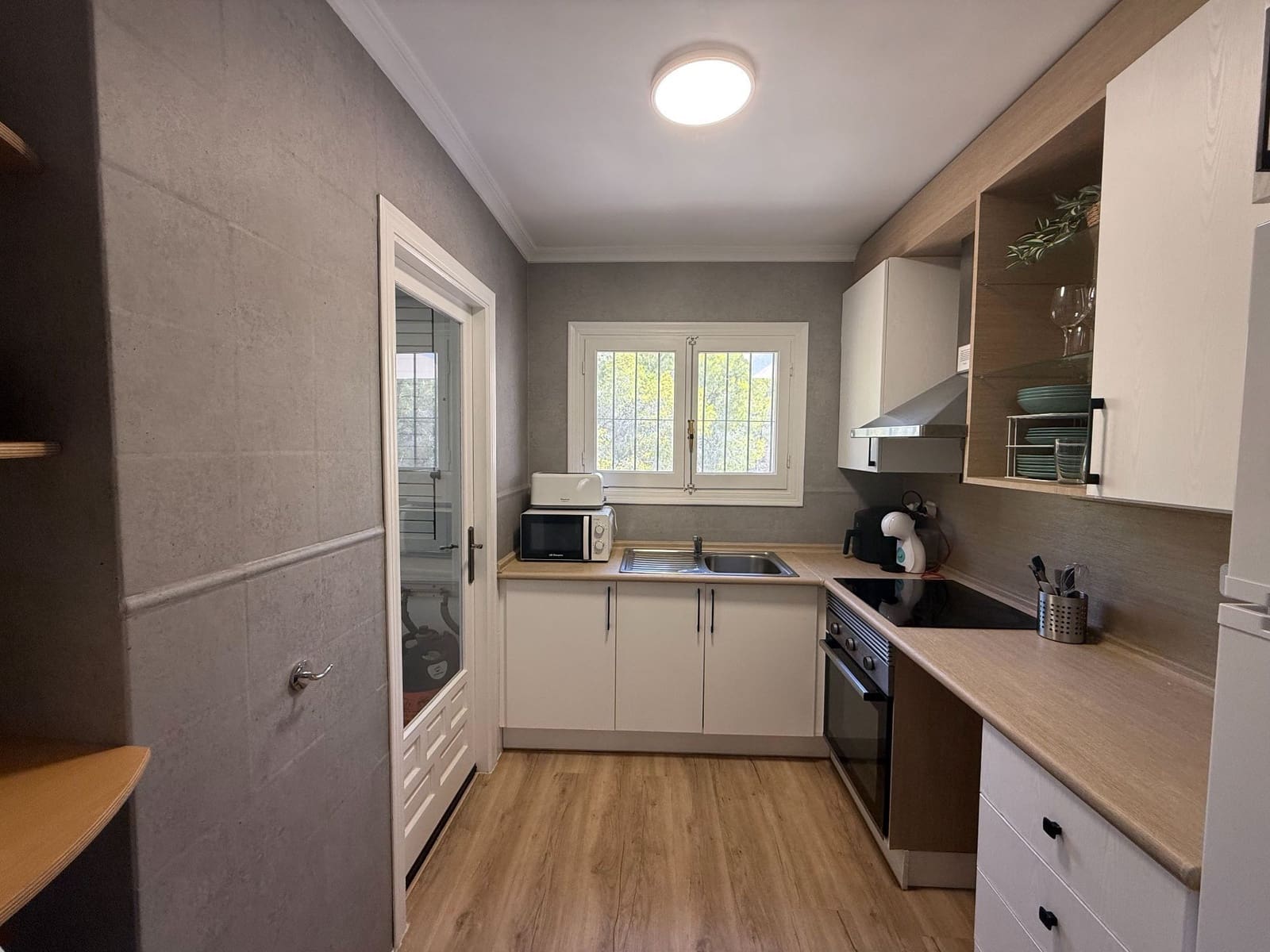 Apartamento de 2 habitaciones en Altea en alquiler con piscina garaje - 1.450 € (Ref: 10061291)