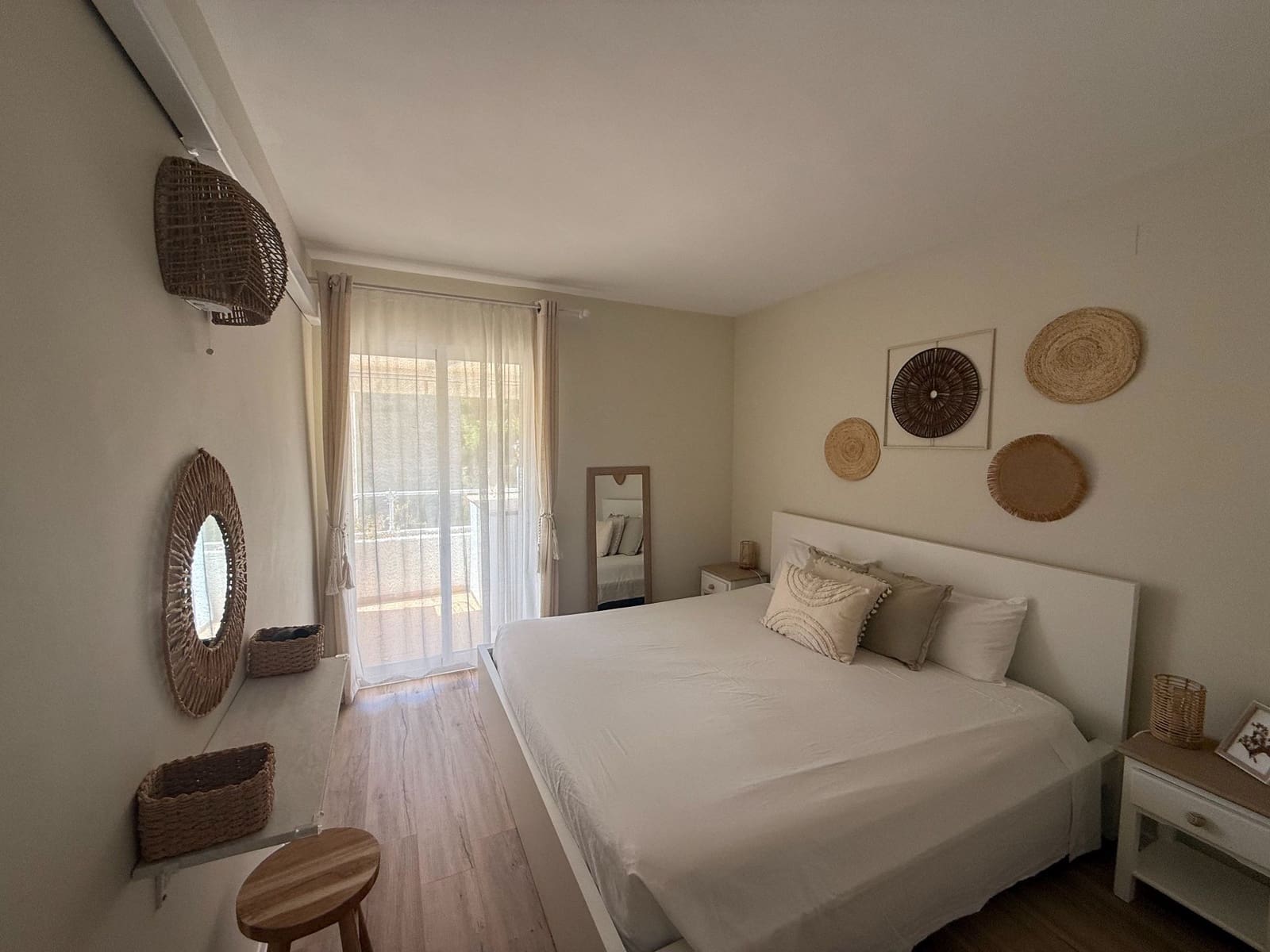 Apartamento de 2 habitaciones en Altea en alquiler con piscina garaje - 1.450 € (Ref: 10061291)
