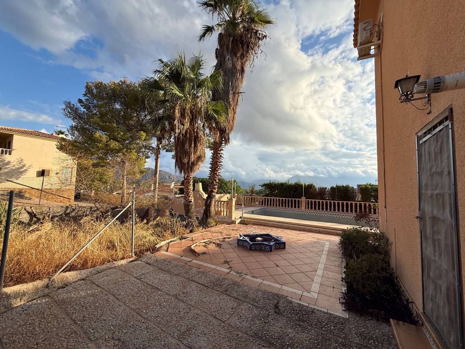 4 bedroom Villa for sale in Polop with pool garage - € 495,000 (Ref: 10074918)