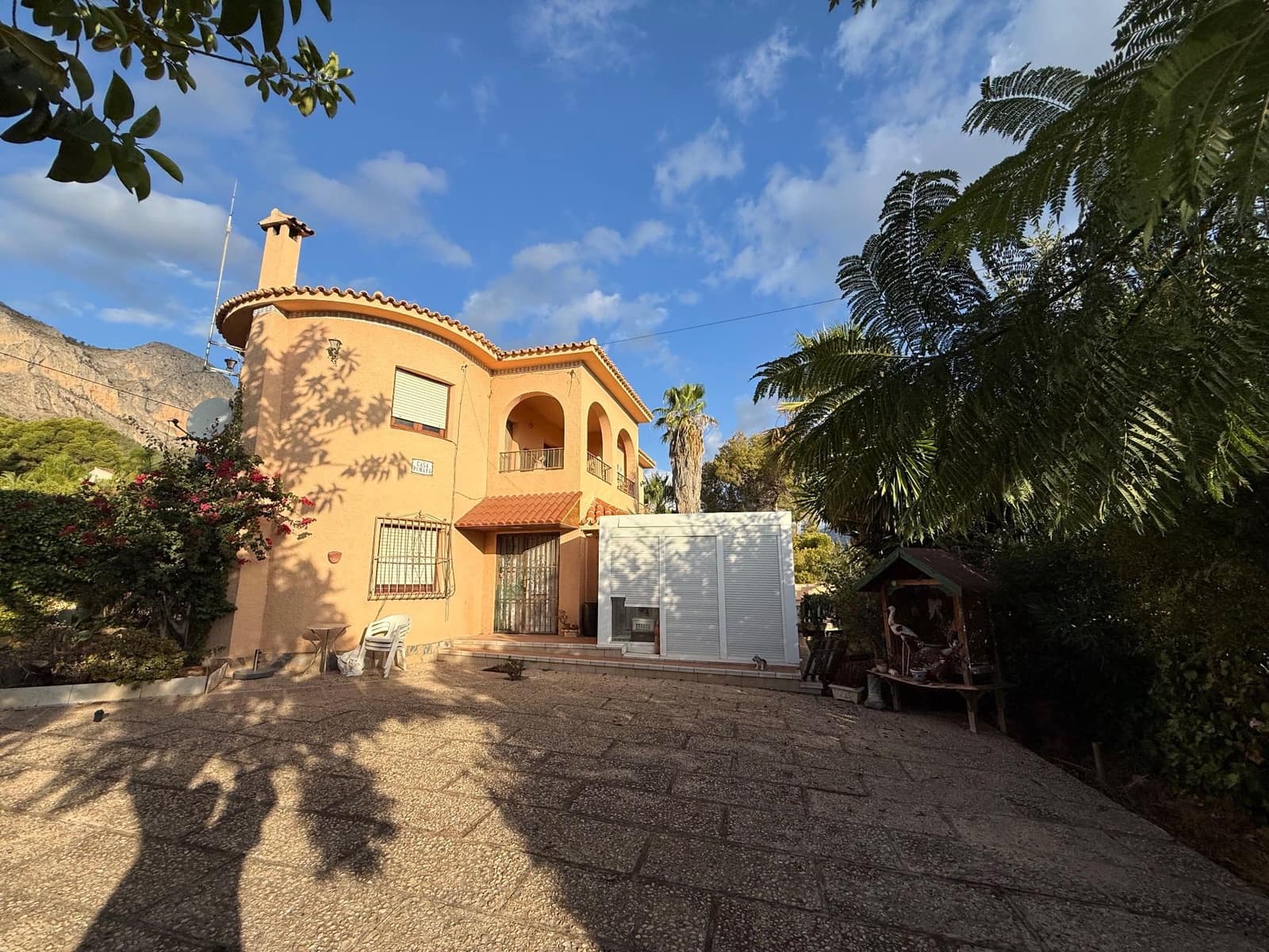 4 bedroom Villa for sale in Polop with pool garage - € 495,000 (Ref: 10074918)