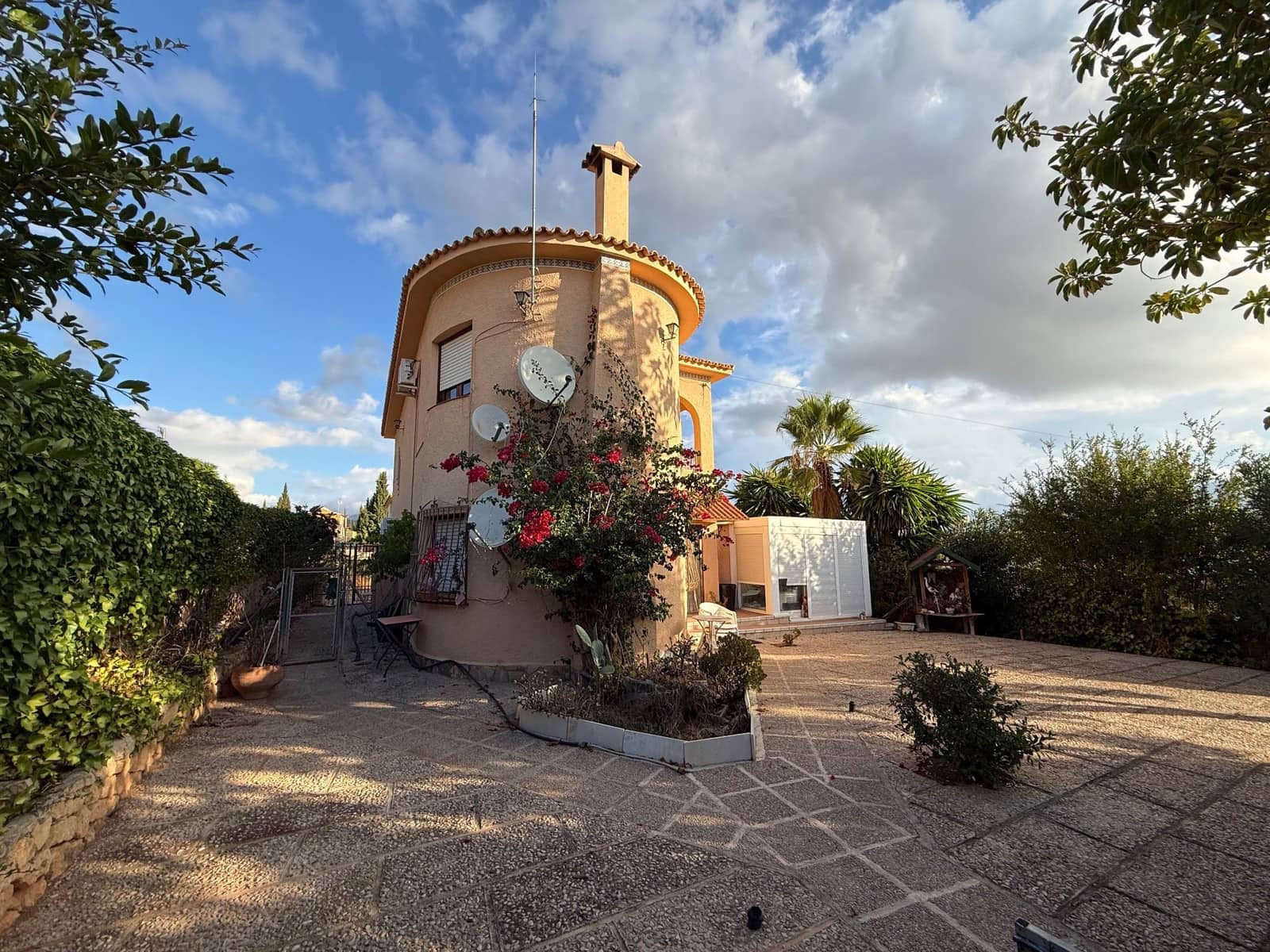 4 bedroom Villa for sale in Polop with pool garage - € 495,000 (Ref: 10074918)