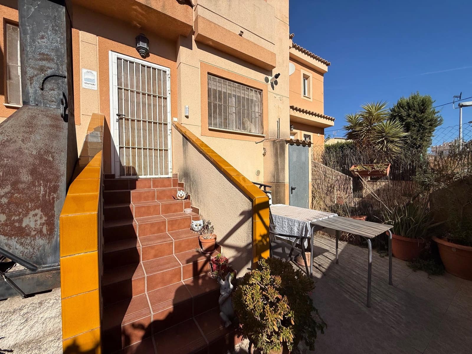 3 soverom Kjedet enebolig til salgs i Polop med svømmebasseng garasje - € 315 000 (Ref: 10135667)
