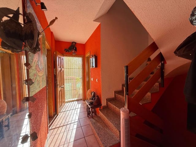 3 soverom Kjedet enebolig til salgs i Polop med svømmebasseng garasje - € 315 000 (Ref: 10135667)