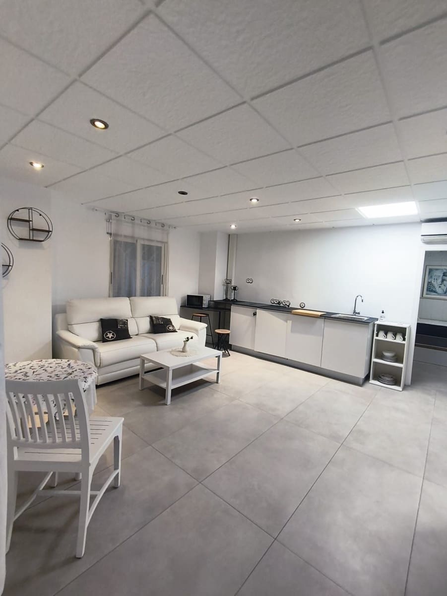 2 Zimmer Apartment zu verkaufen in Benidorm mit Pool Garage - 250.000 € (Ref: 10141676)