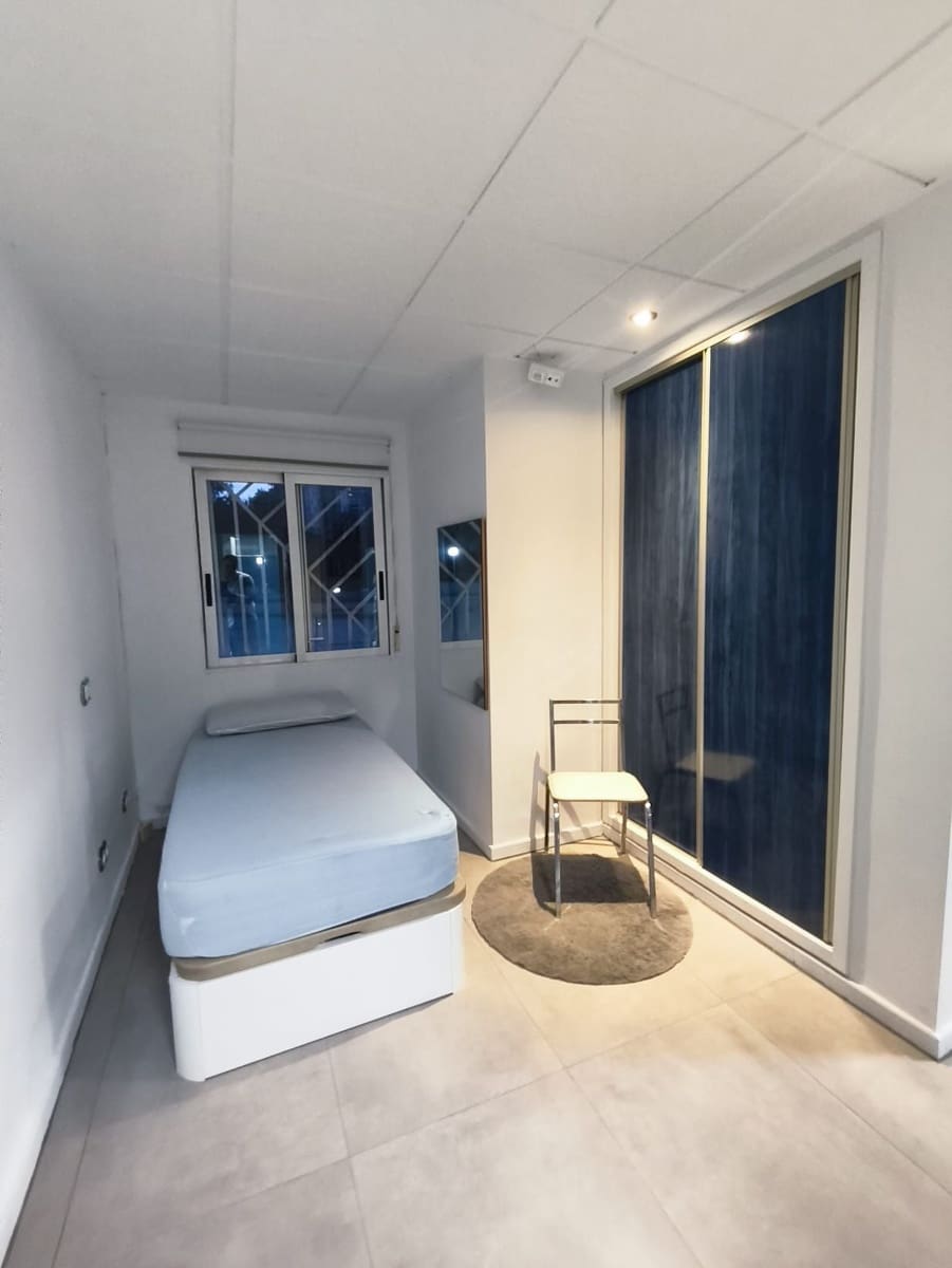 2 Zimmer Apartment zu verkaufen in Benidorm mit Pool Garage - 250.000 € (Ref: 10141676)