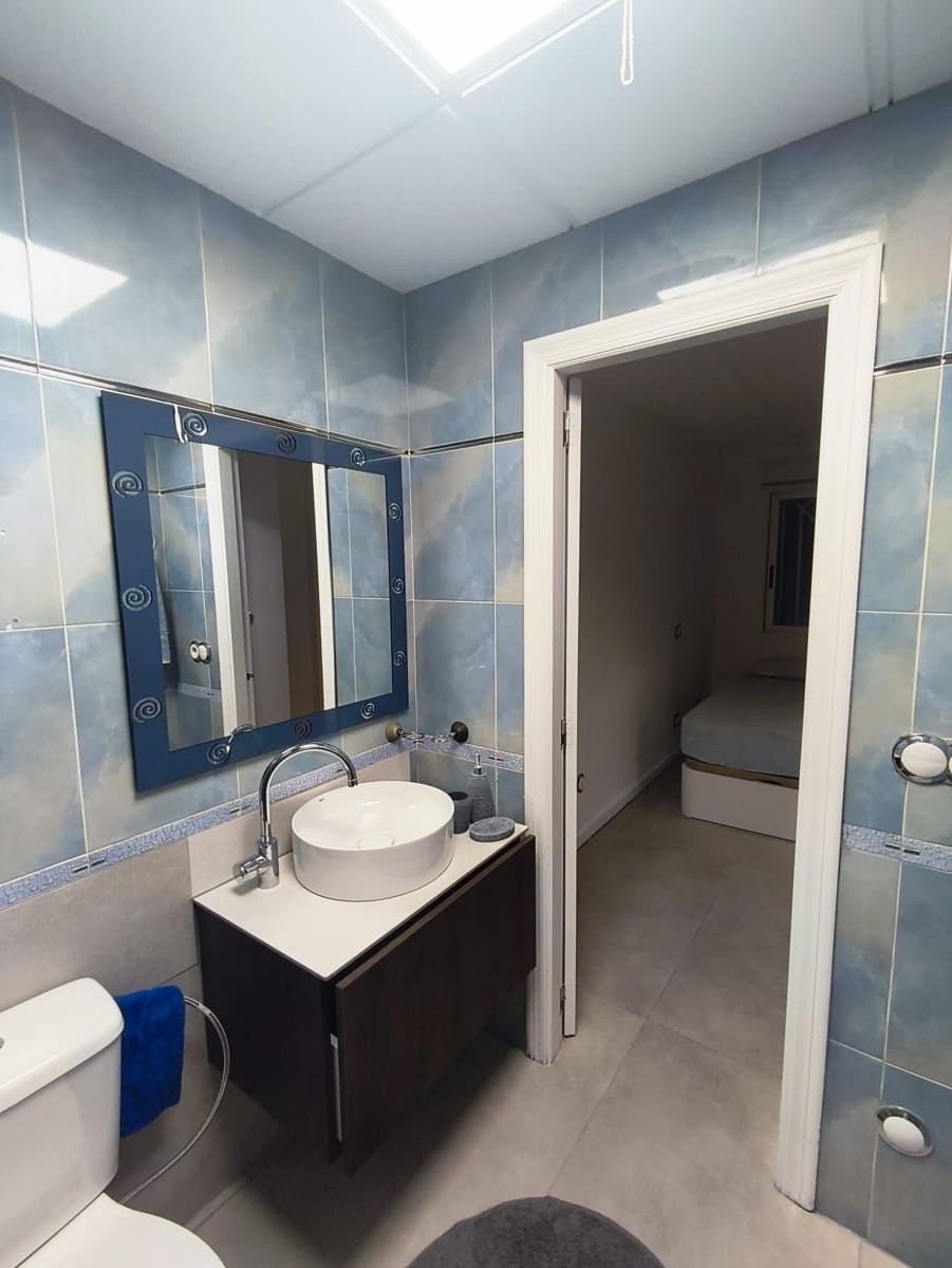 2 Zimmer Apartment zu verkaufen in Benidorm mit Pool Garage - 250.000 € (Ref: 10141676)