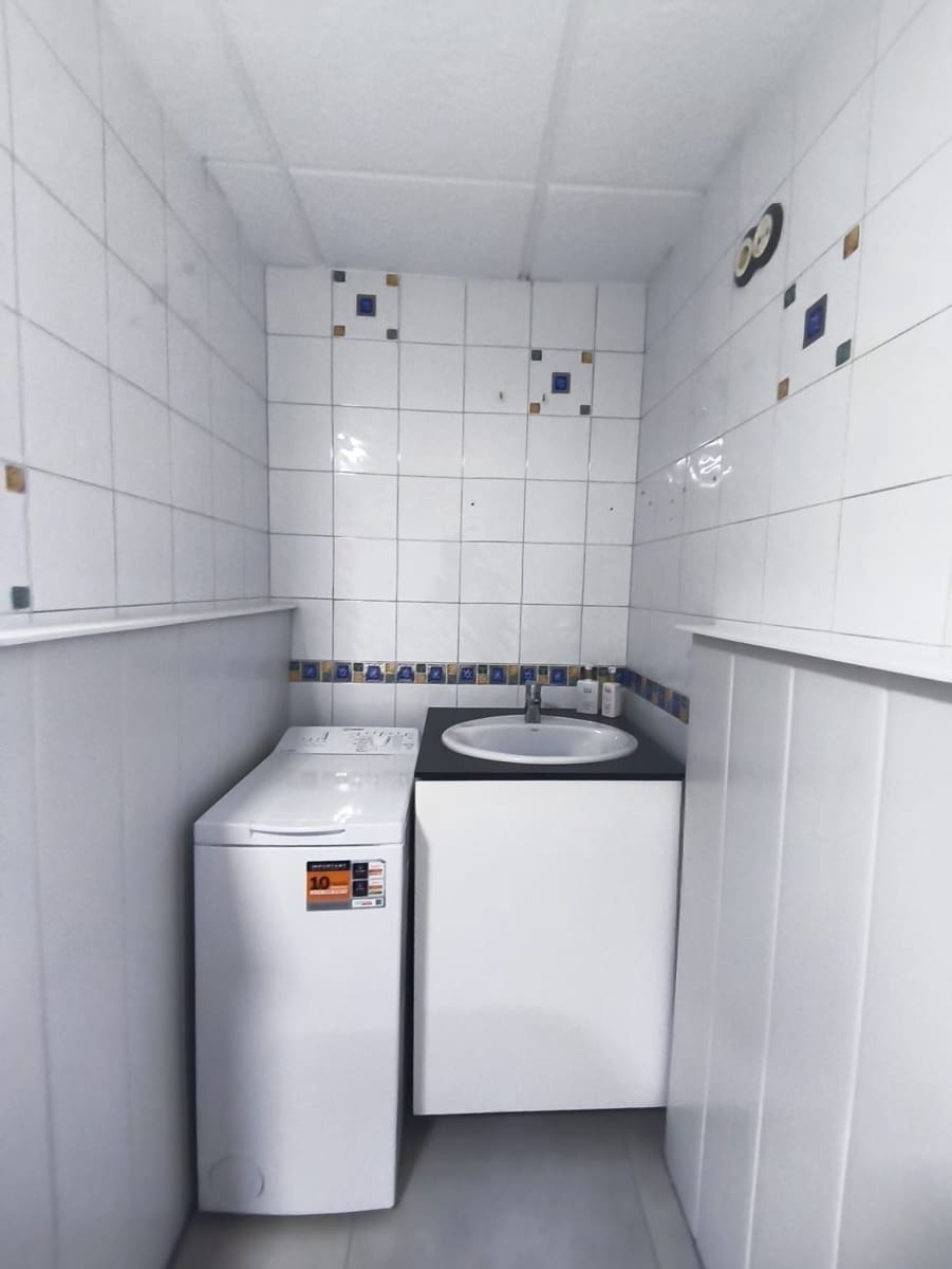 2 Zimmer Apartment zu verkaufen in Benidorm mit Pool Garage - 250.000 € (Ref: 10141676)