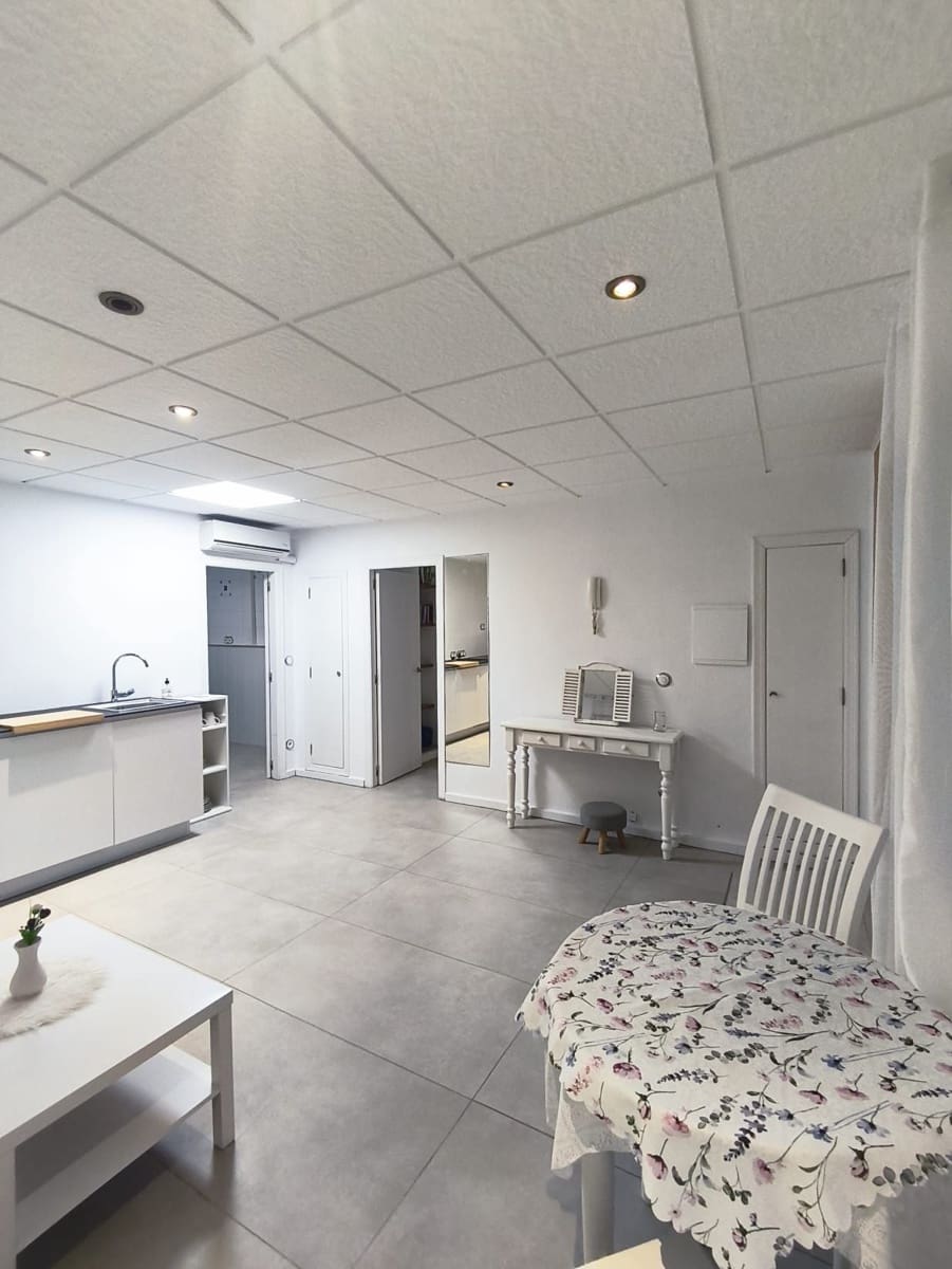 2 Zimmer Apartment zu verkaufen in Benidorm mit Pool Garage - 250.000 € (Ref: 10141676)