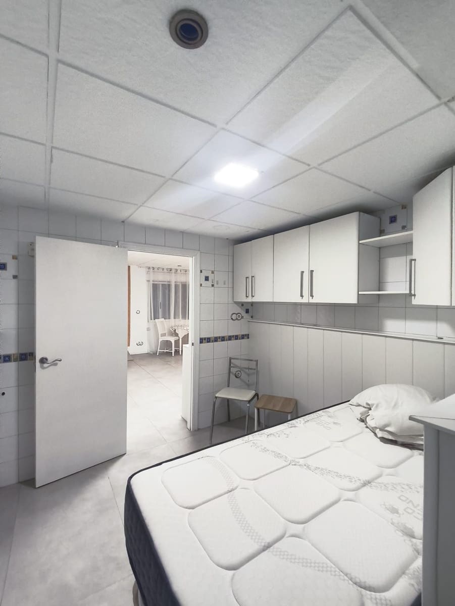 2 Zimmer Apartment zu verkaufen in Benidorm mit Pool Garage - 250.000 € (Ref: 10141676)