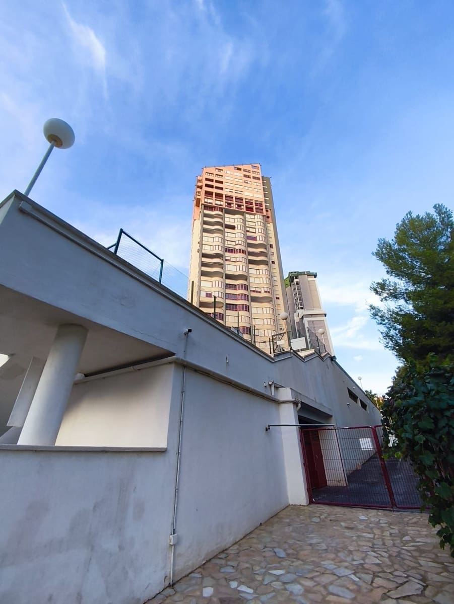 2 Zimmer Apartment zu verkaufen in Benidorm mit Pool Garage - 250.000 € (Ref: 10141676)