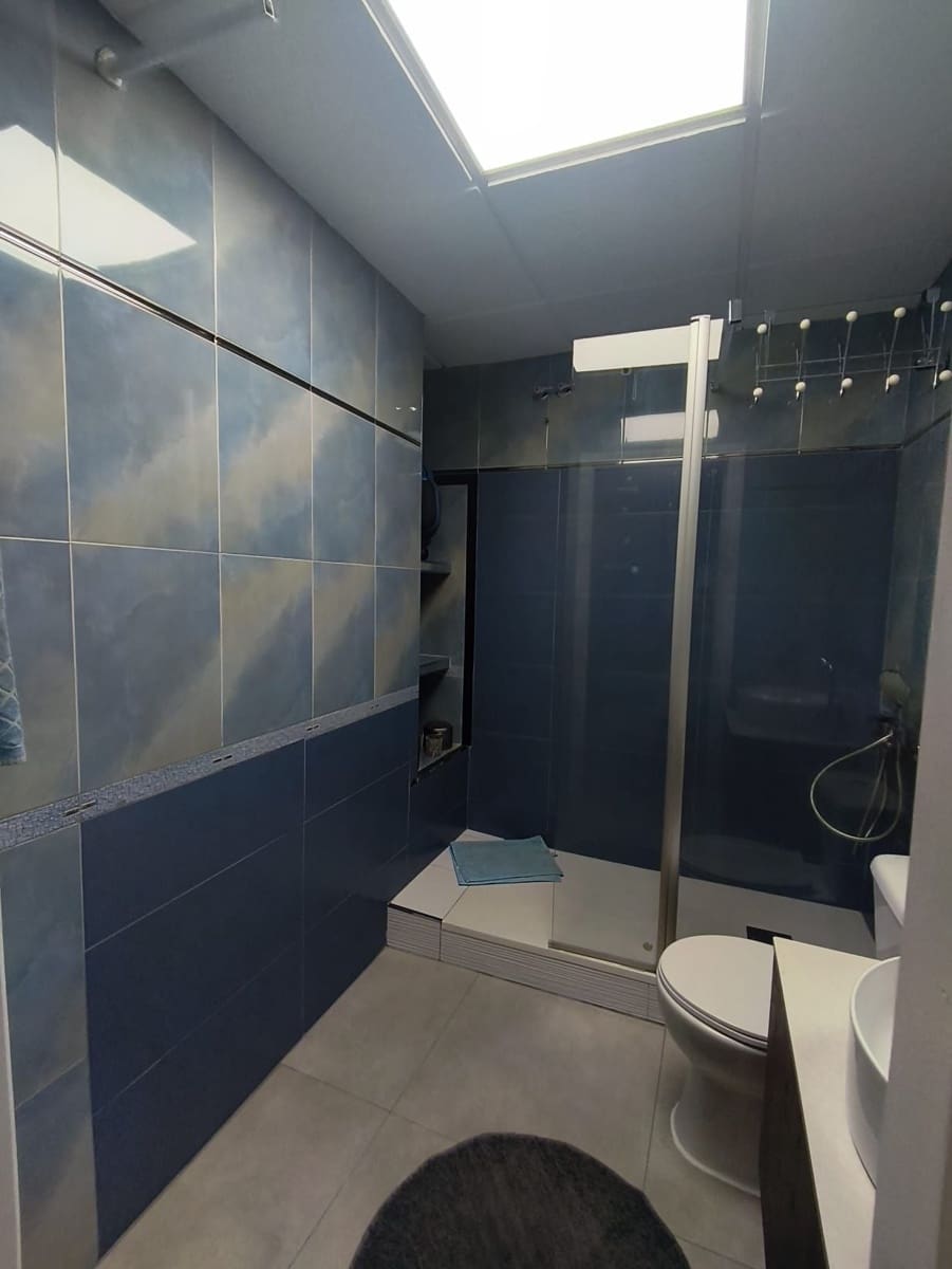 2 Zimmer Apartment zu verkaufen in Benidorm mit Pool Garage - 250.000 € (Ref: 10141676)