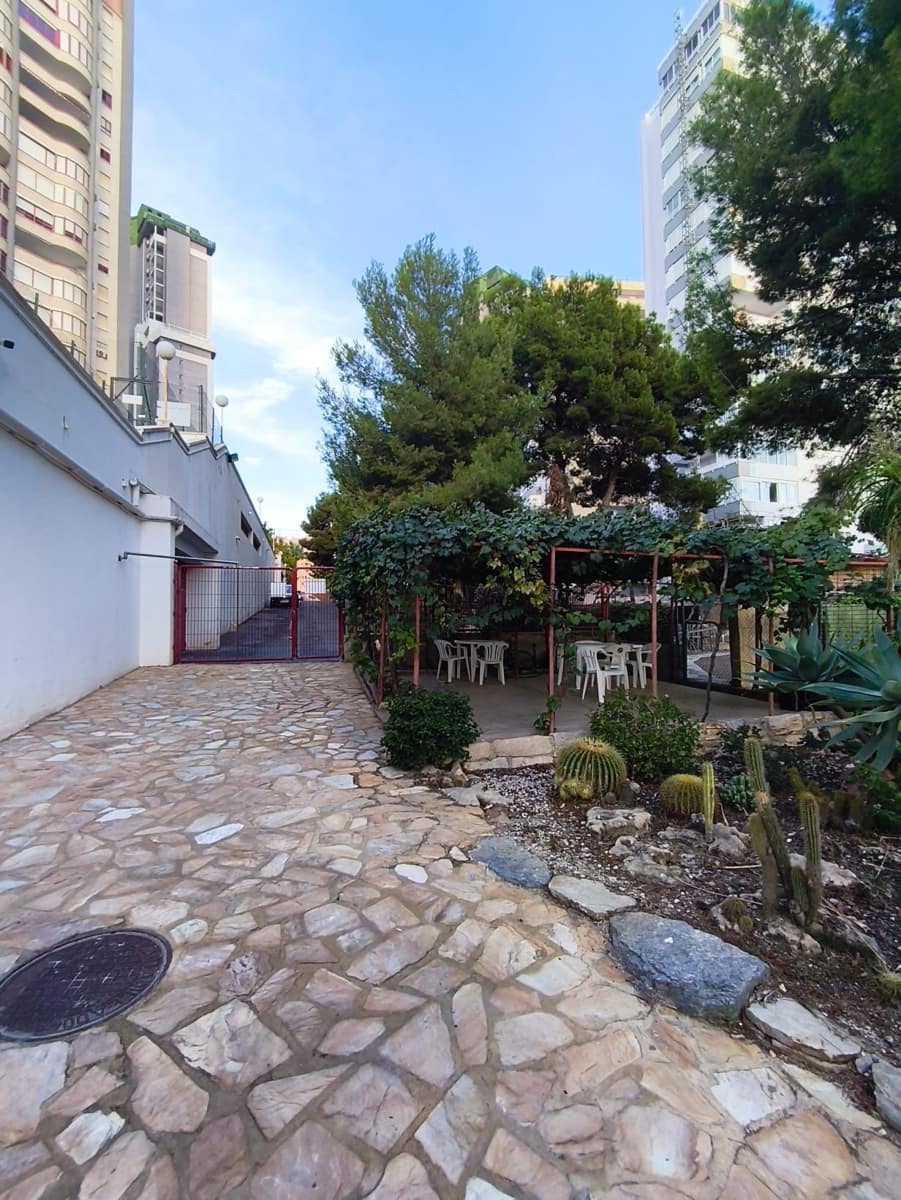 2 Zimmer Apartment zu verkaufen in Benidorm mit Pool Garage - 250.000 € (Ref: 10141676)