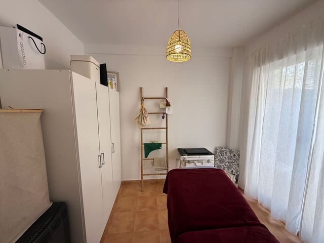 3 chambre Villa/Maison Semi-Mitoyenne à vendre à Relleu avec piscine garage - 250 000 € (Ref: 10150603)