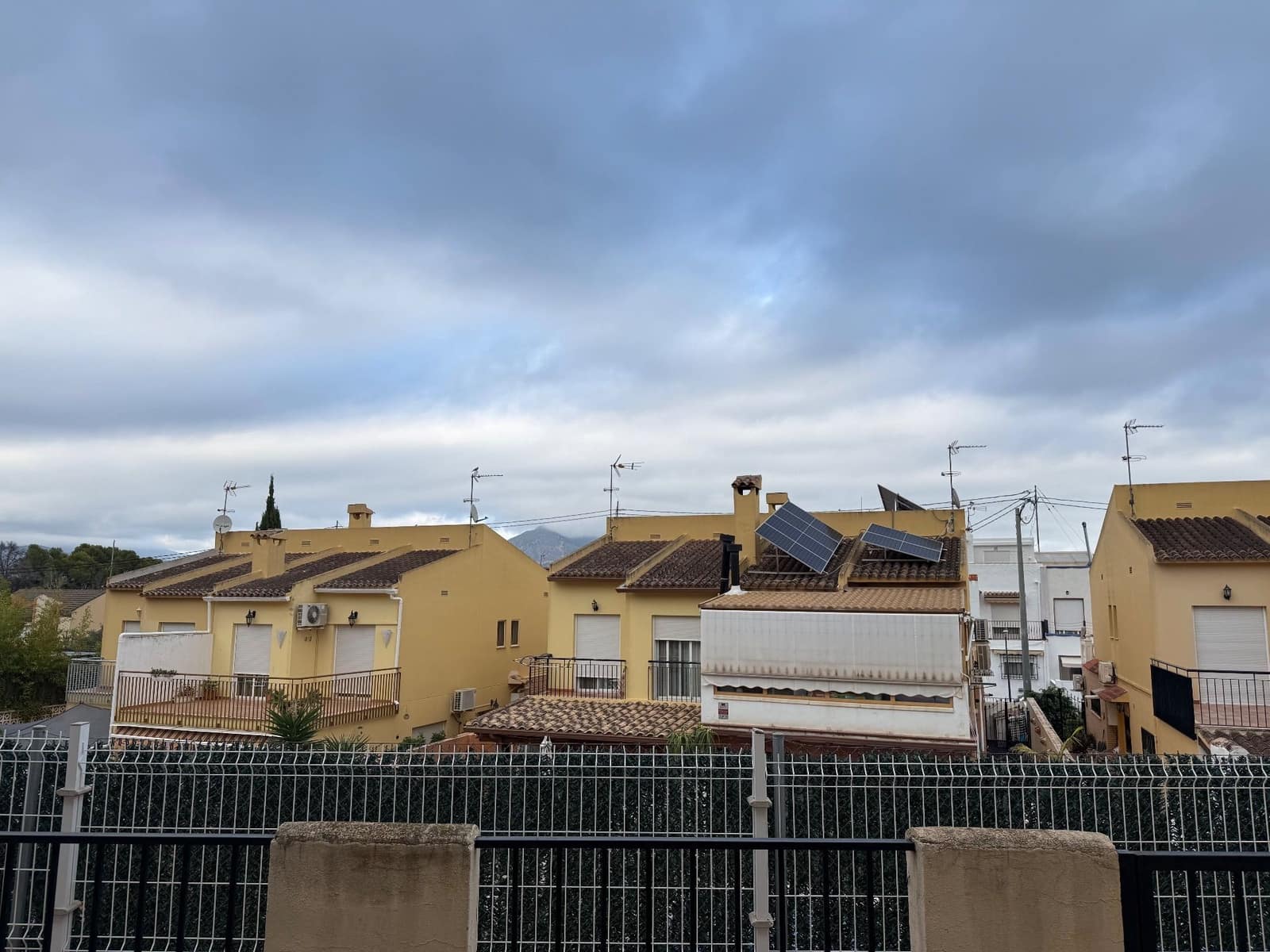 3 quarto Moradia Geminada para venda em Polop com piscina garagem - 235 000 € (Ref: 10154602)