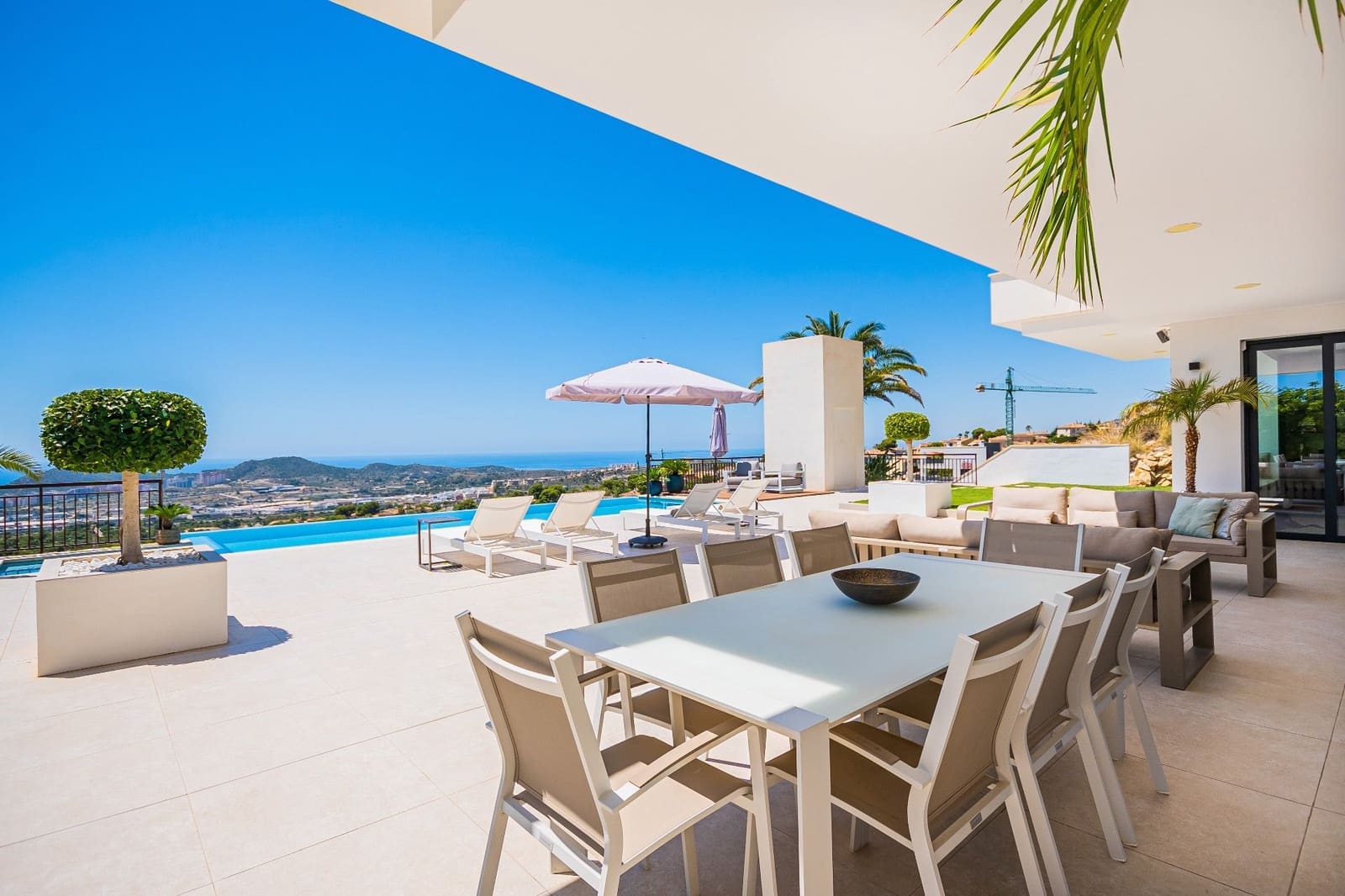 4 bedroom Villa for sale in Finestrat with pool garage - € 2,290,000 (Ref: 7295491)