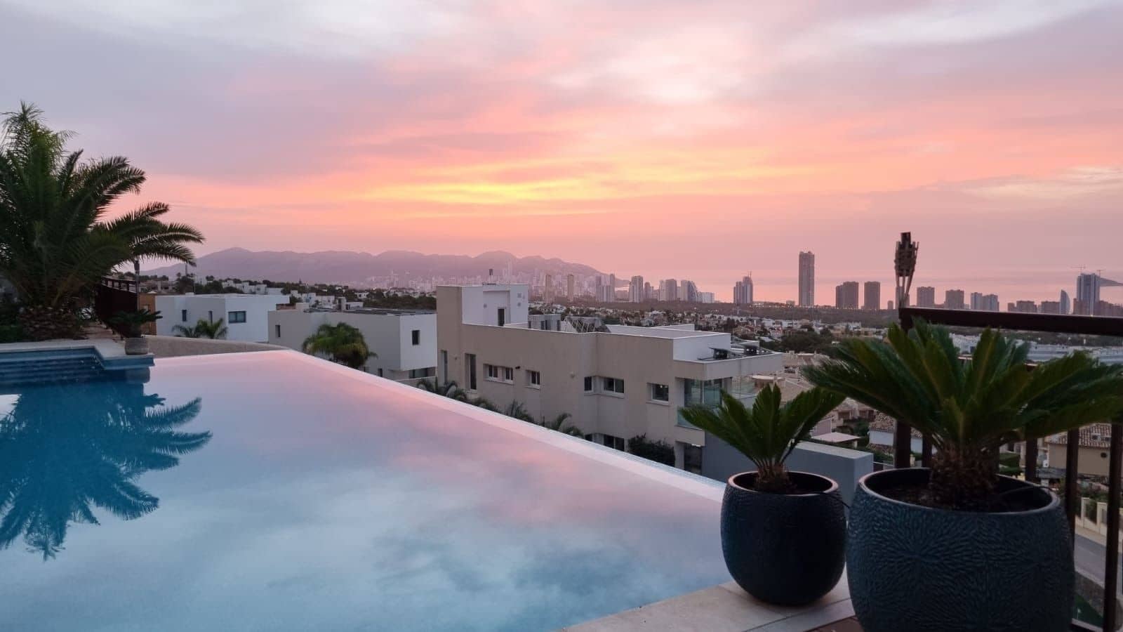 4 bedroom Villa for sale in Finestrat with pool garage - € 2,290,000 (Ref: 7295491)