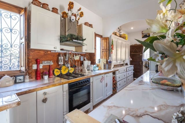 Chalet de 4 habitaciones en Alfaz del Pi / L'Alfàs del Pi en venta con piscina garaje - 595.000 € (Ref: 7432769)