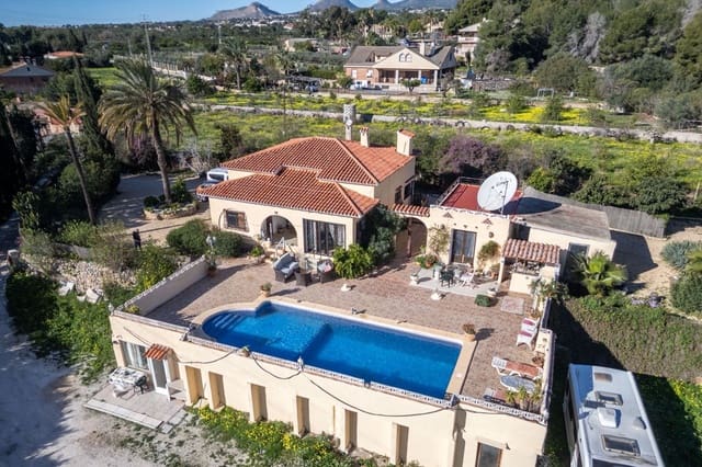 Chalet de 4 habitaciones en Alfaz del Pi / L'Alfàs del Pi en venta con piscina garaje - 595.000 € (Ref: 7432769)