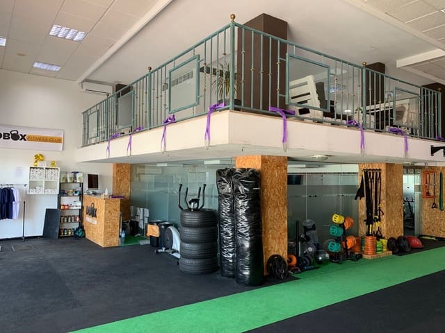 Commercial for sale in Alfaz del Pi / L'Alfàs del Pi - € 299,000 (Ref: 7532949)