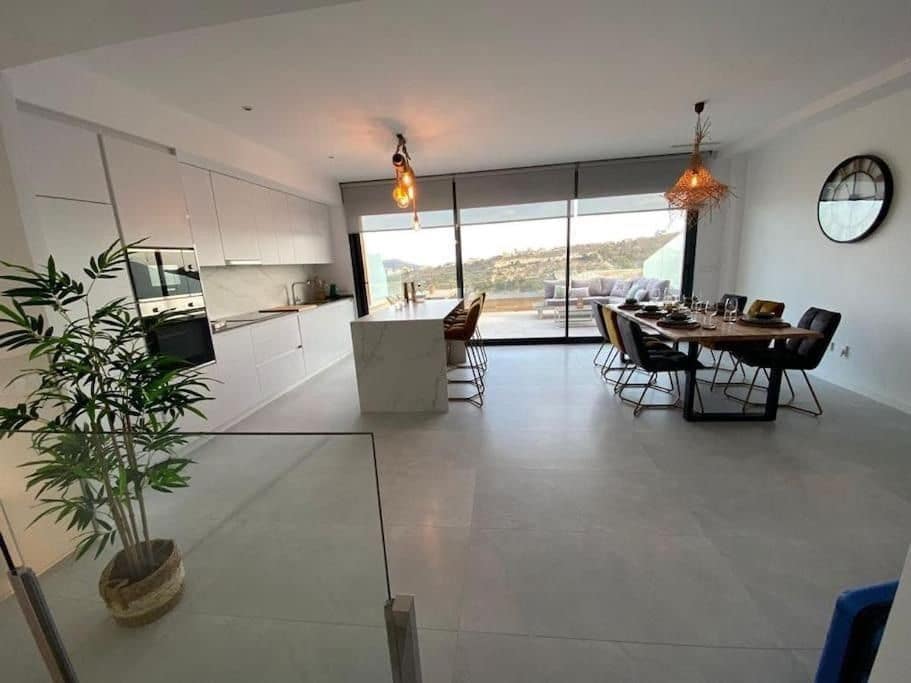 Casa de 4 habitaciones en Finestrat en venta con piscina garaje - 595.000 € (Ref: 7763648)