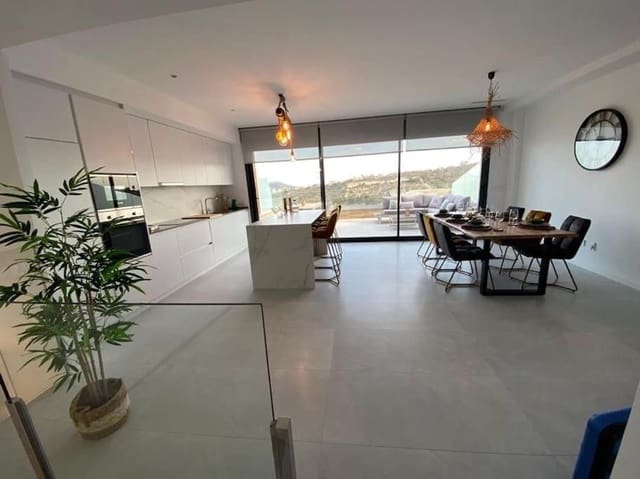 Casa de 4 habitaciones en Finestrat en venta con piscina garaje - 595.000 € (Ref: 7763648)