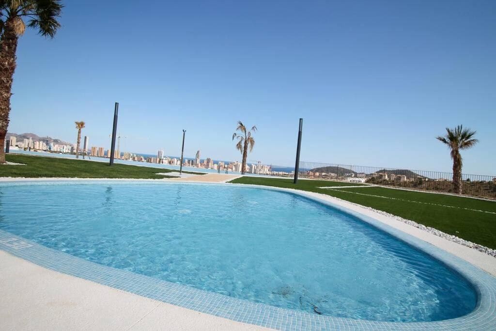 Casa de 4 habitaciones en Finestrat en venta con piscina garaje - 595.000 € (Ref: 7763648)