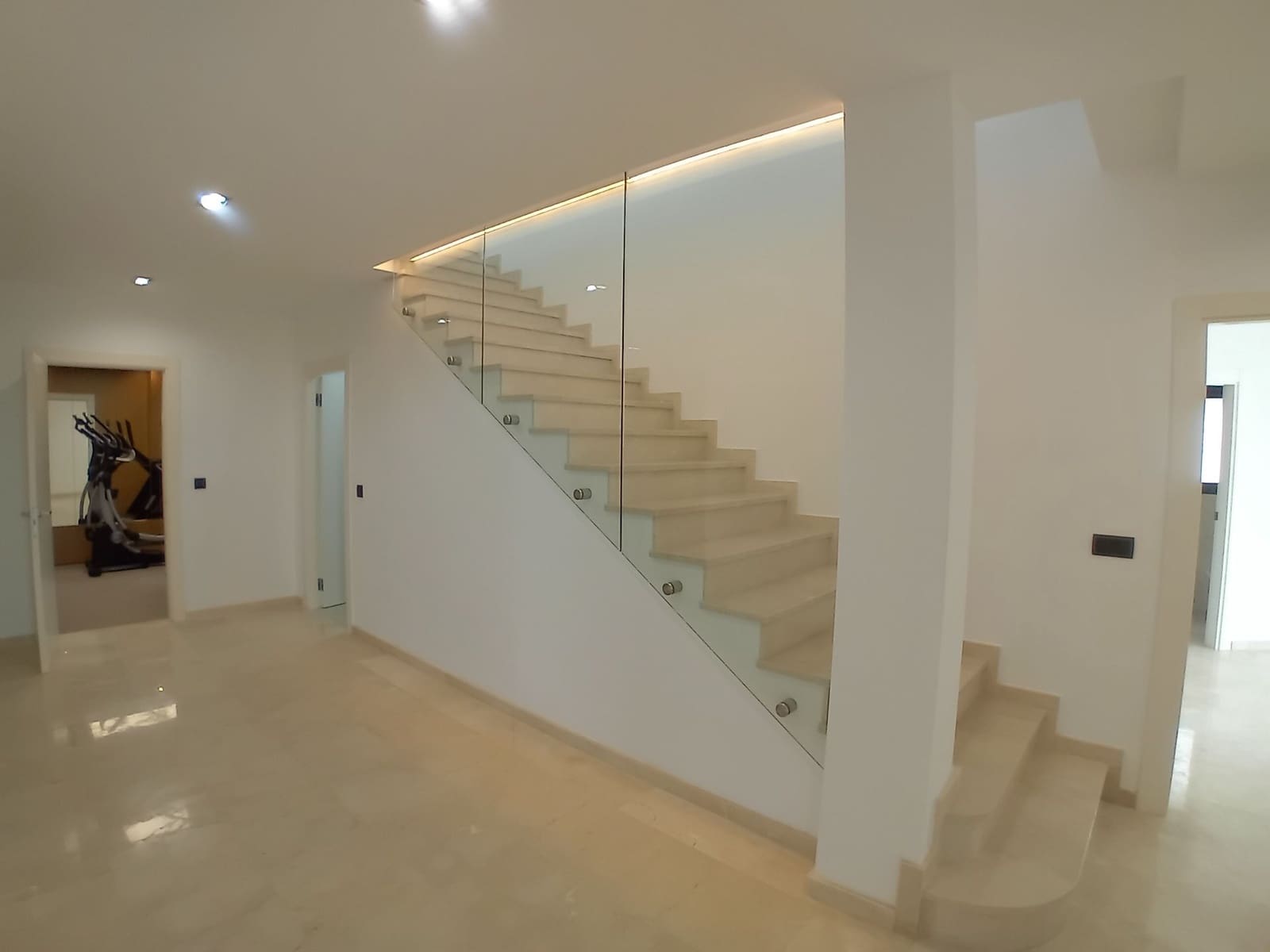 4 makuuhuone Huvila myytävänä paikassa Altea mukana uima-altaan 
autotalli - 2 450 000 € (Ref: 7787482)