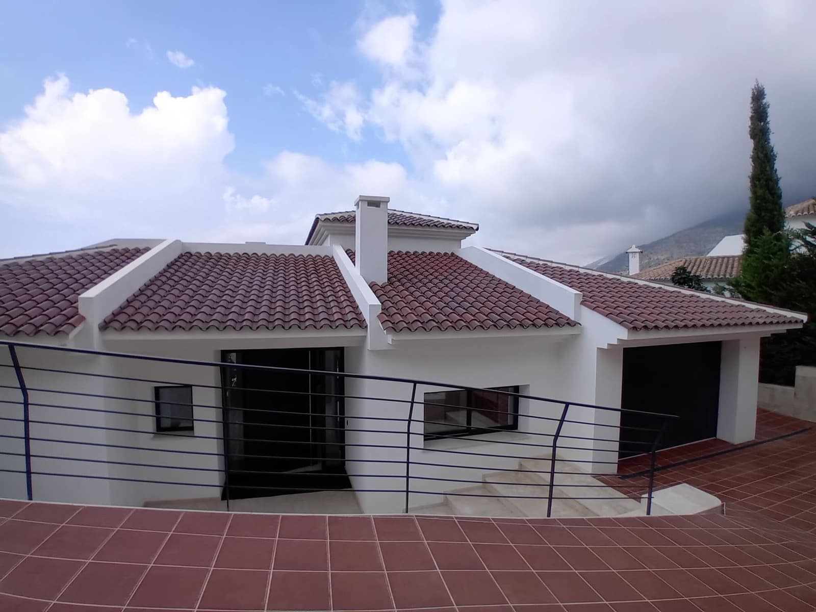 4 makuuhuone Huvila myytävänä paikassa Altea mukana uima-altaan 
autotalli - 2 450 000 € (Ref: 7787482)