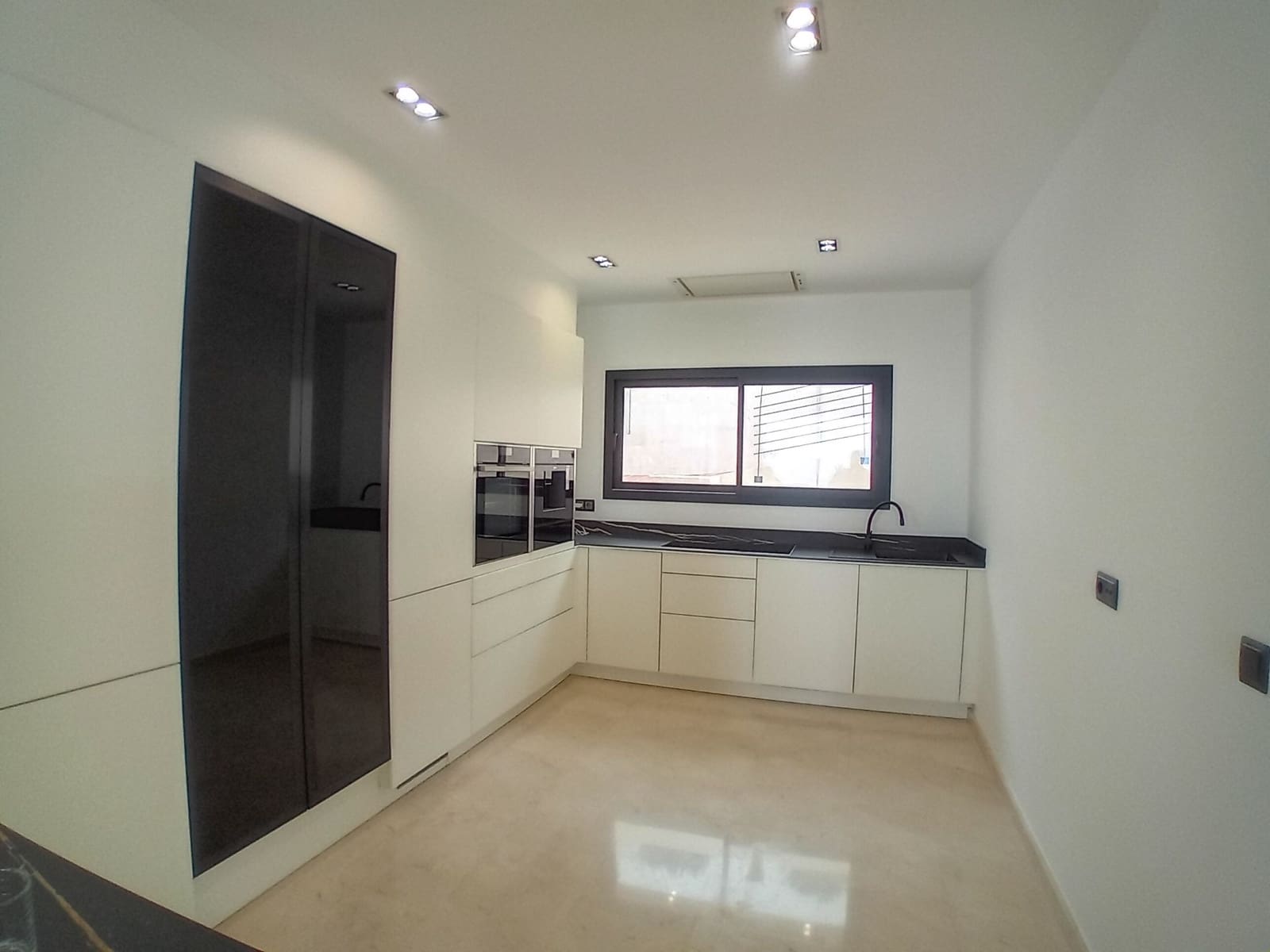 4 makuuhuone Huvila myytävänä paikassa Altea mukana uima-altaan 
autotalli - 2 450 000 € (Ref: 7787482)