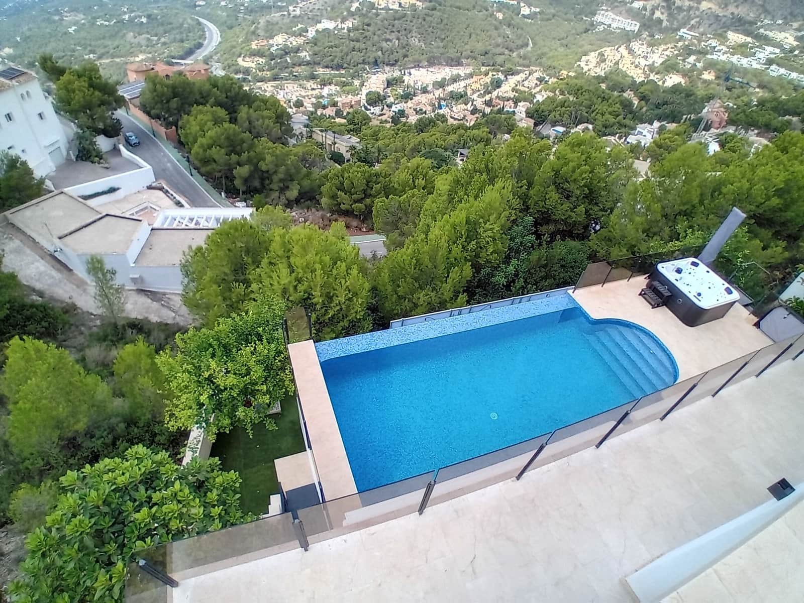 4 makuuhuone Huvila myytävänä paikassa Altea mukana uima-altaan 
autotalli - 2 450 000 € (Ref: 7787482)