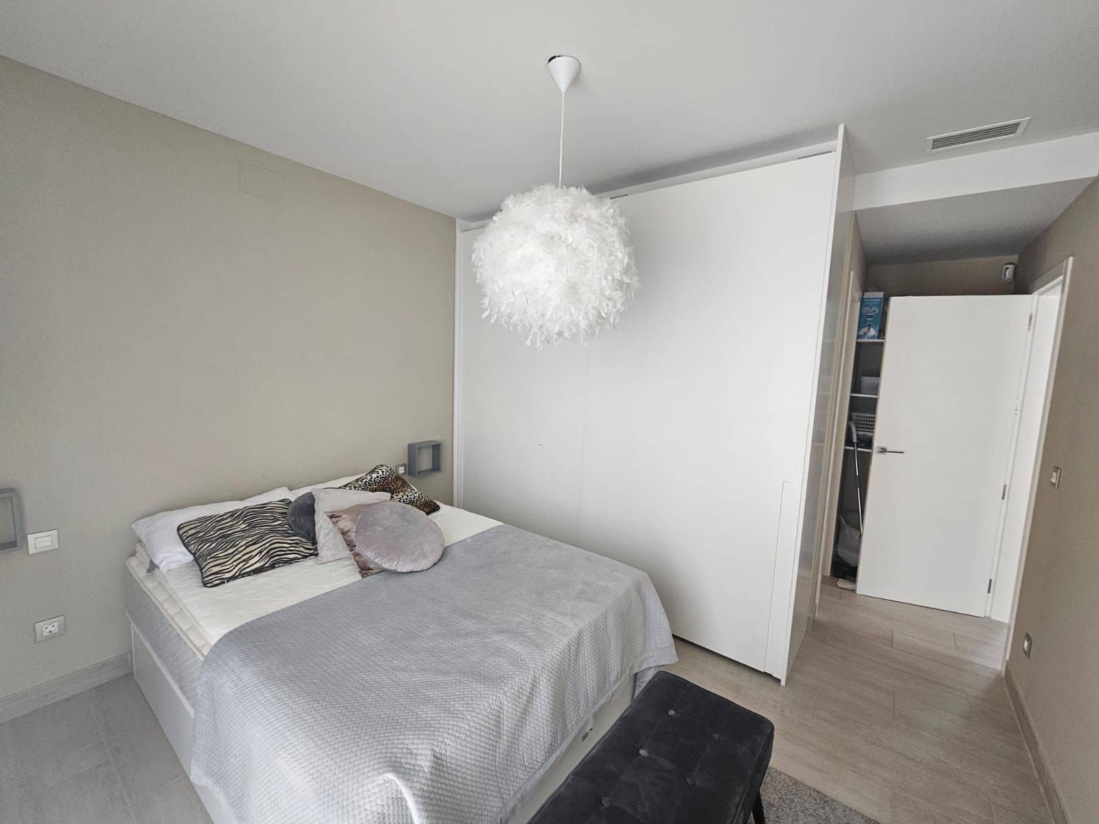 2 bedroom Penthouse for rent in Finestrat with pool garage - € 1,900 (Ref: 7814703)