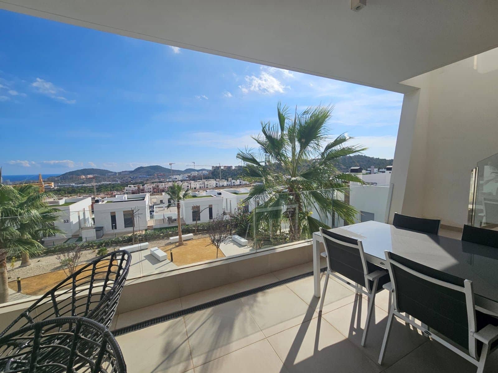 2 bedroom Penthouse for rent in Finestrat with pool garage - € 1,900 (Ref: 7814703)
