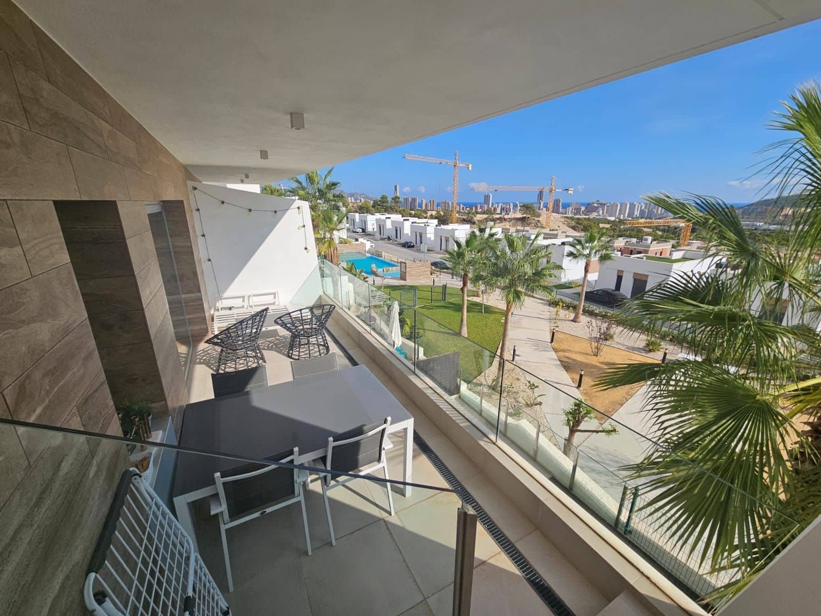 2 bedroom Penthouse for rent in Finestrat with pool garage - € 1,900 (Ref: 7814703)
