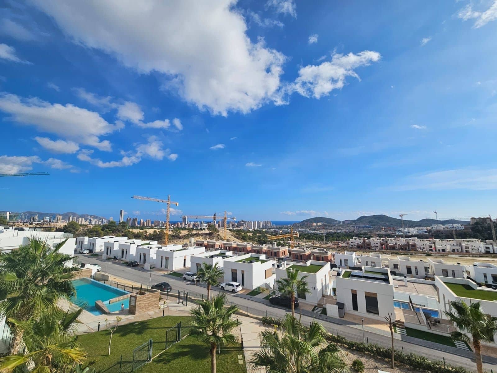 2 bedroom Penthouse for rent in Finestrat with pool garage - € 1,900 (Ref: 7814703)