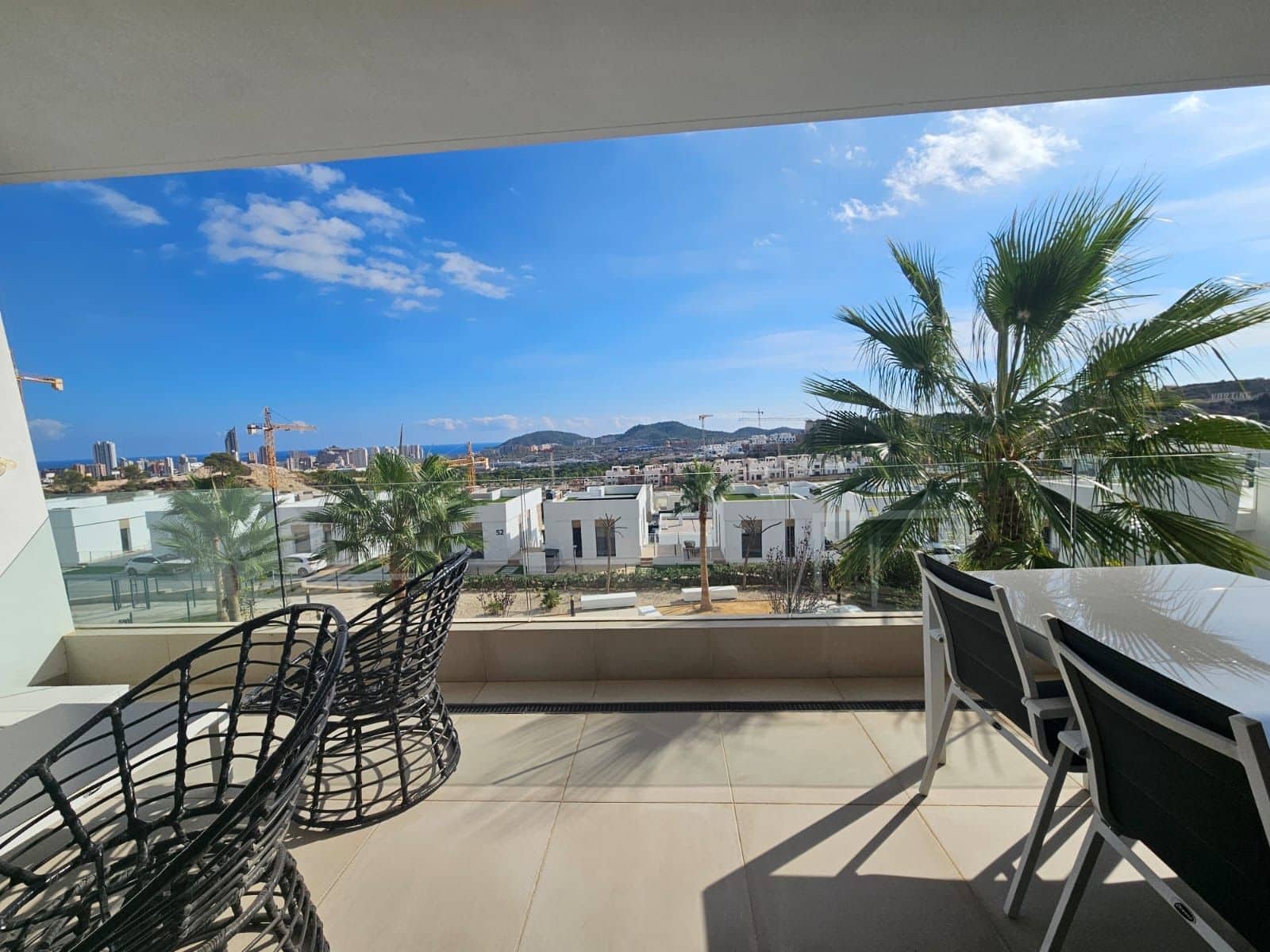 2 bedroom Penthouse for rent in Finestrat with pool garage - € 1,900 (Ref: 7814703)