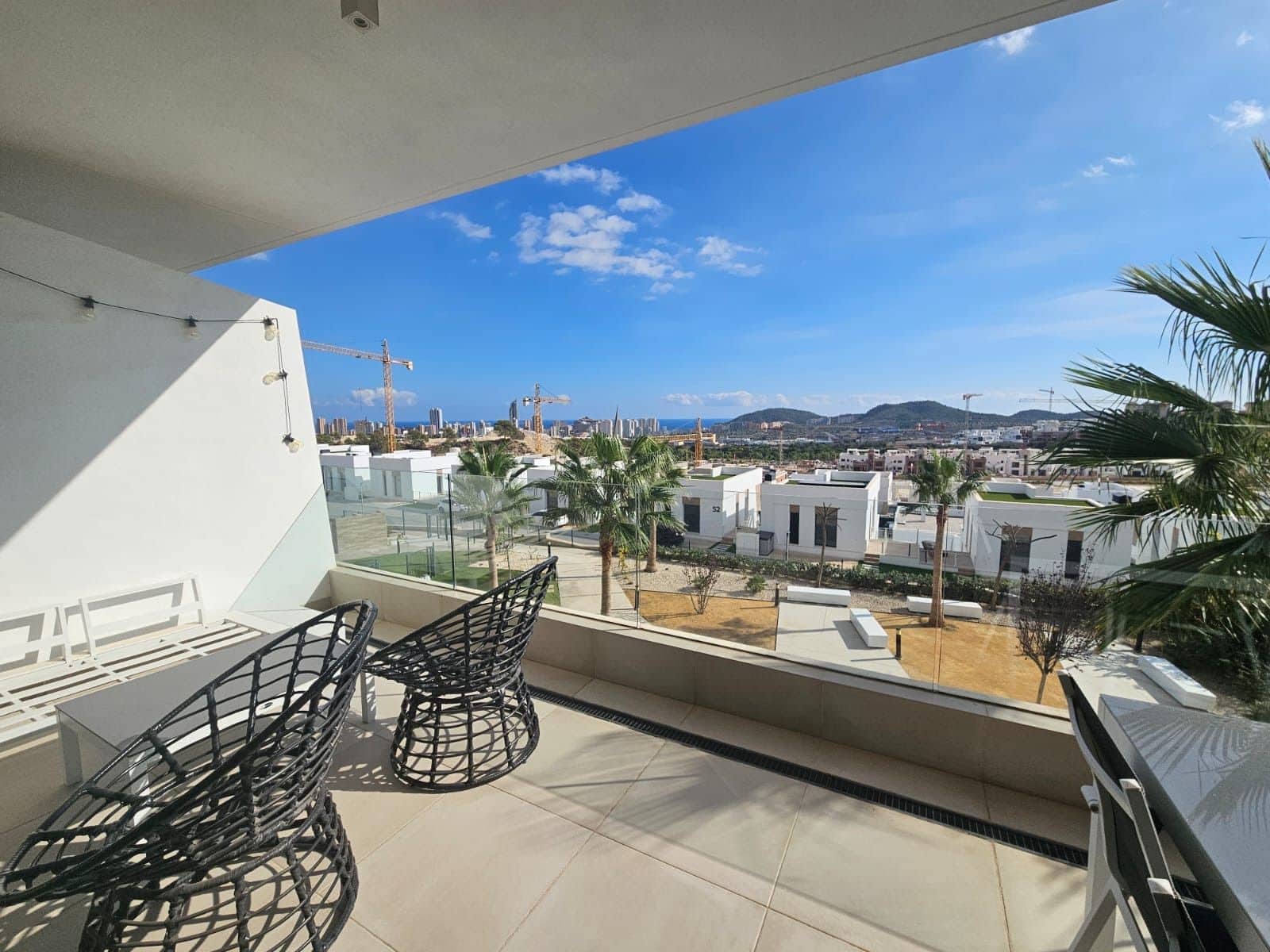 2 bedroom Penthouse for rent in Finestrat with pool garage - € 1,900 (Ref: 7814703)