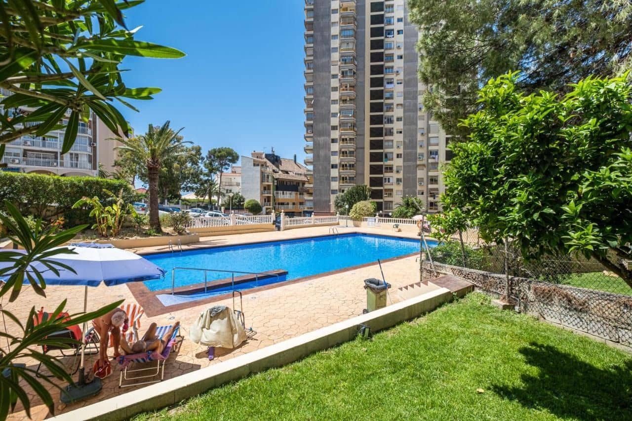 2 sypialnia Apartament do wynajęcia w Benidorm z basenem garażem - 1 400 € (Ref: 7864160)