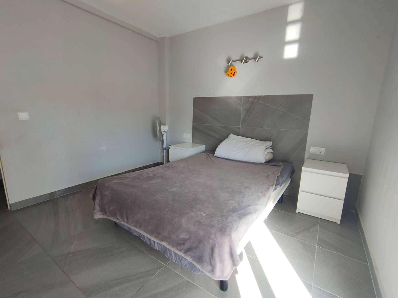 2 sypialnia Apartament do wynajęcia w Benidorm z basenem garażem - 1 400 € (Ref: 7864160)