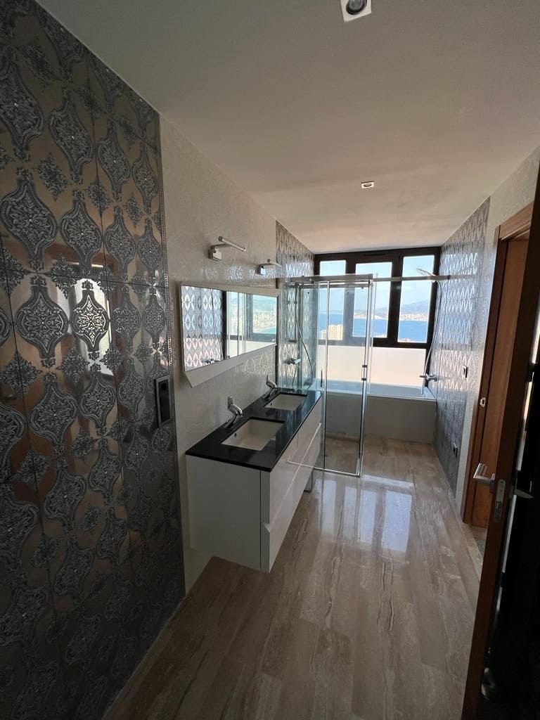 4 soveværelse Villa til salg i Benidorm med swimmingpool garage - € 2.650.000 (Ref: 7864165)