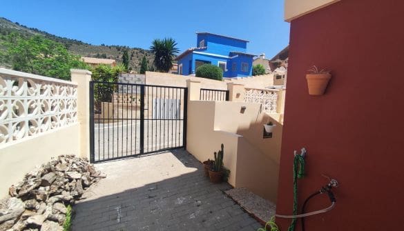 3 quarto Moradia para venda em Relleu com piscina garagem - 249 000 € (Ref: 7872875)