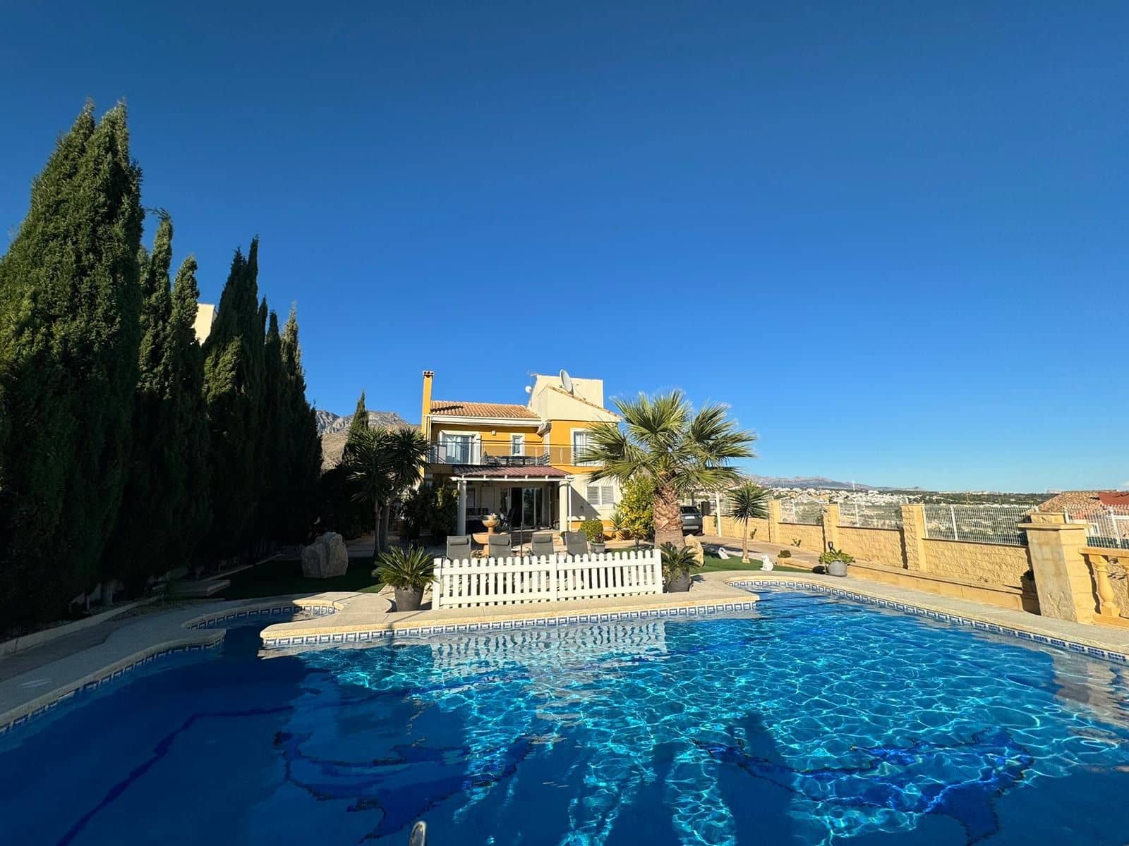 5 makuuhuone Huvila myytävänä paikassa Finestrat mukana uima-altaan 
autotalli - 595 000 € (Ref: 7936567)