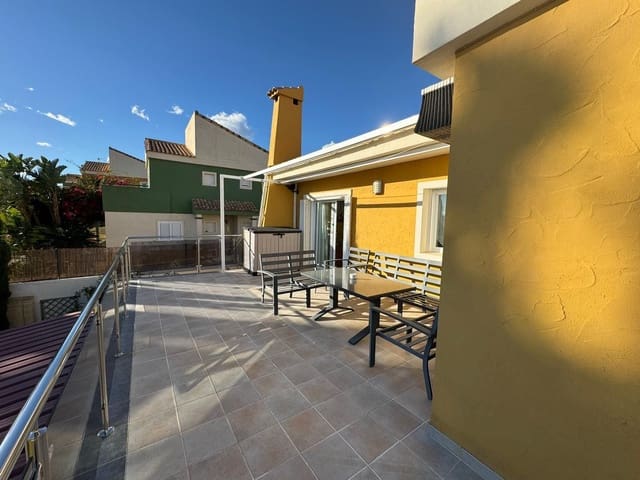 5 makuuhuone Huvila myytävänä paikassa Finestrat mukana uima-altaan 
autotalli - 595 000 € (Ref: 7936567)