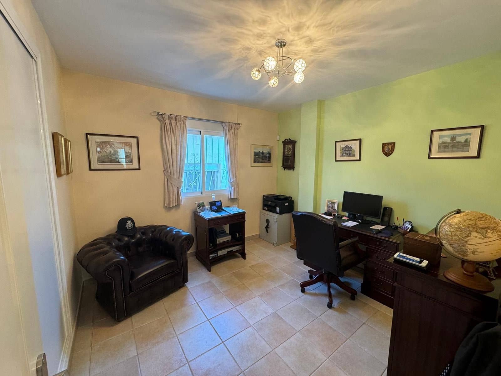 5 makuuhuone Huvila myytävänä paikassa Finestrat mukana uima-altaan 
autotalli - 595 000 € (Ref: 7936567)